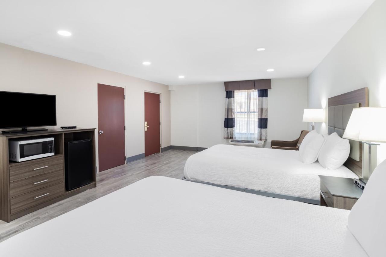 Ramada By Wyndham Hendersonville Dış mekan fotoğraf